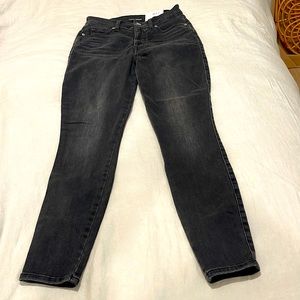 Distressed black skinny jeans- size uni fit 3. Waist 27-29